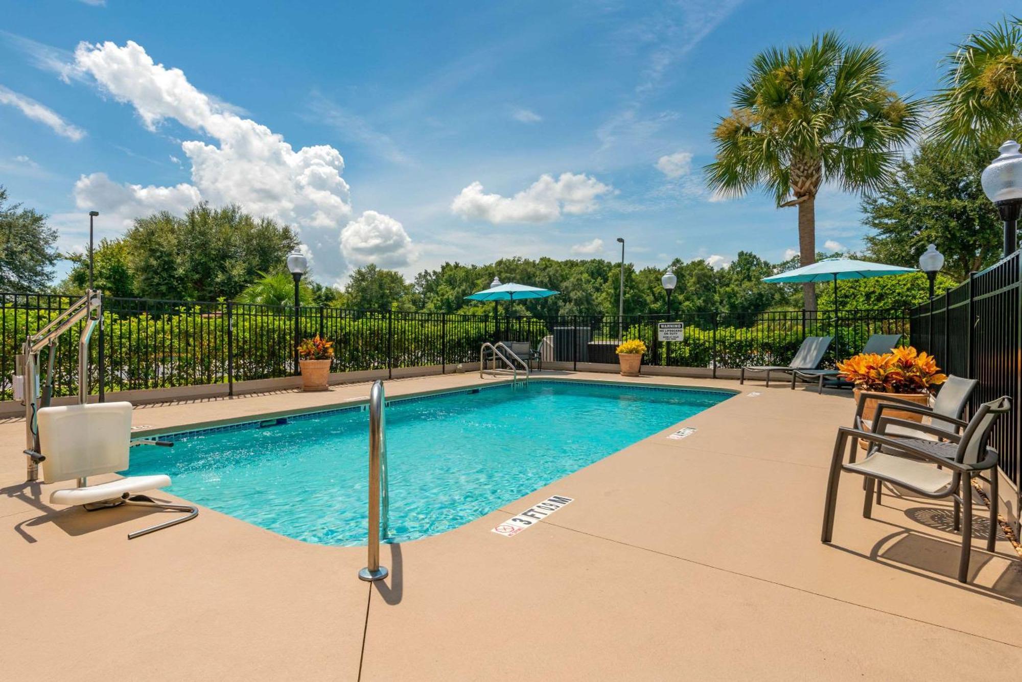 Comfort Inn & Suites Wildwood - The Villages Bagian luar foto